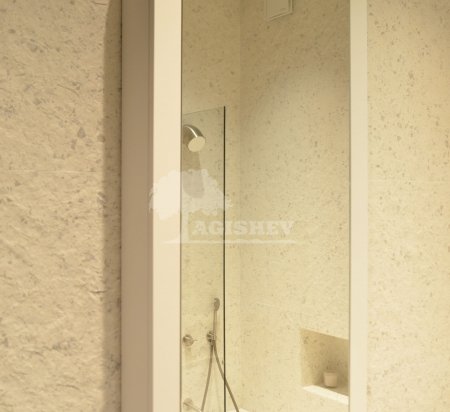 Настенное зеркало в ванную комнату
