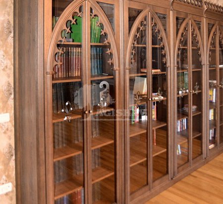 Семейная библиотека в готическом стиле